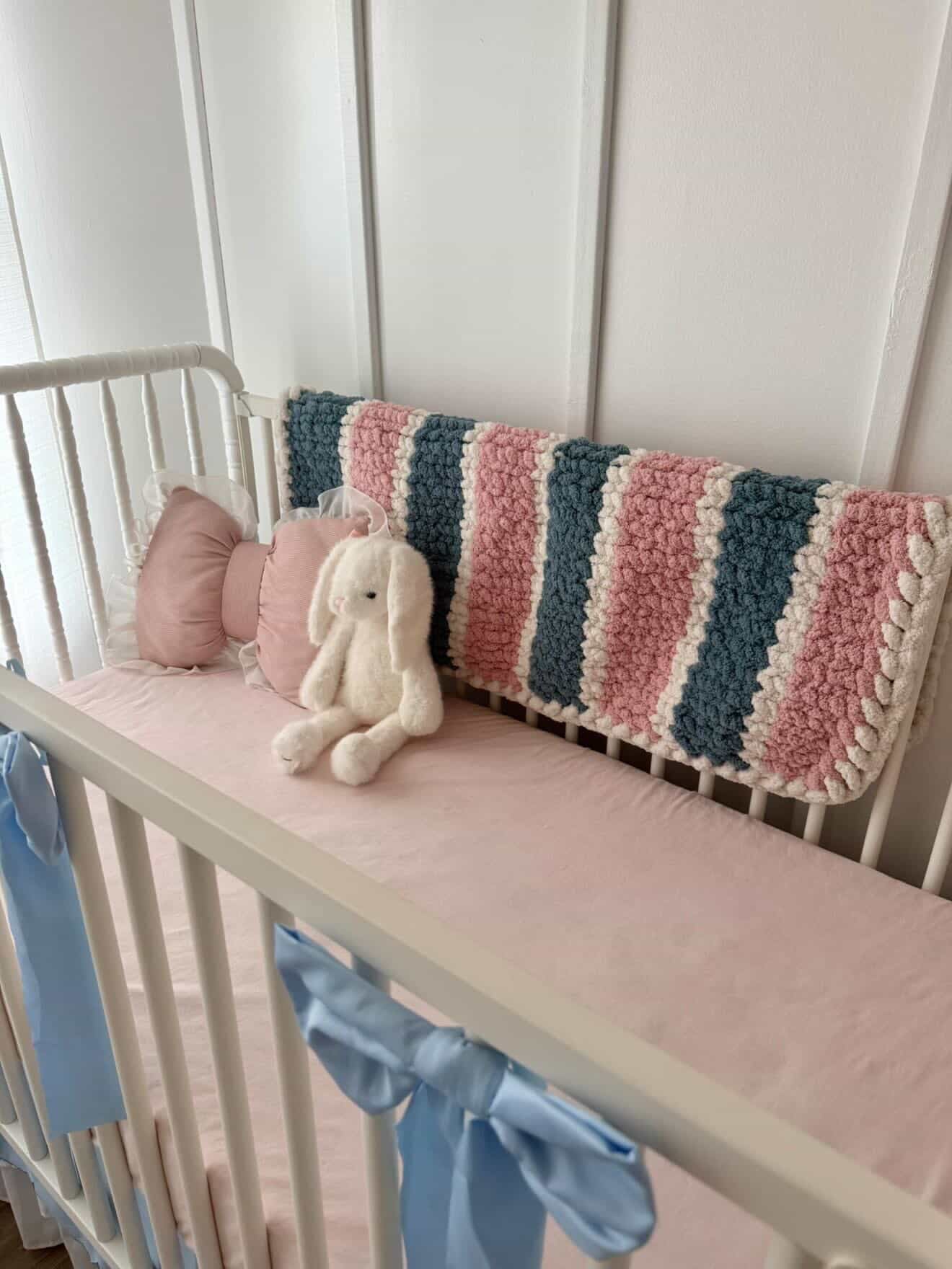 Bordered Solid or Striped Hand Knit Chunky Blanket